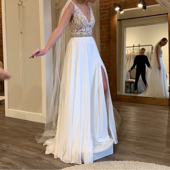 Paloma Blanca wedding dress - size 6 - Picture 5 of 5